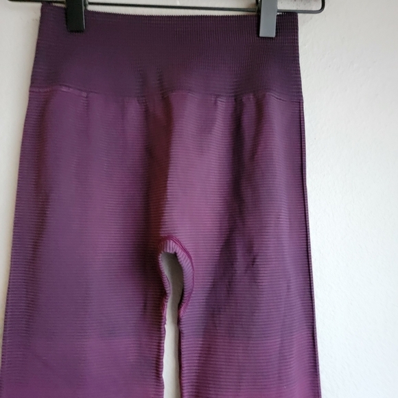Lululemon Ebb to Train Tight in Marvel size 4 NWT - Picture 6 of 9